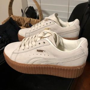 Oatmeal Fenty Puma Creepers in 4.5 women’s